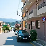 Argostoli Hotel 2* أرغوستولي