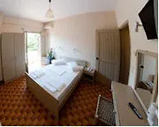 فندق Argostoli Hotel 2*